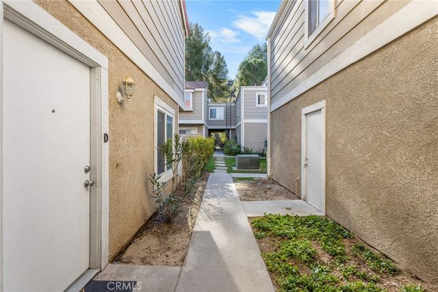 31315 The Old Road D, Castaic, CA 91384