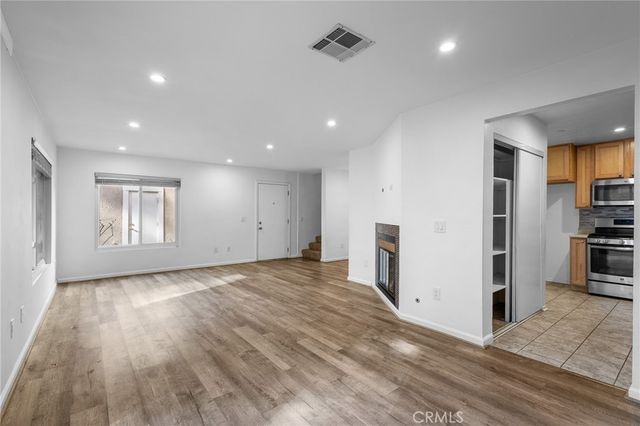 31315 The Old Road D, Castaic, CA 91384