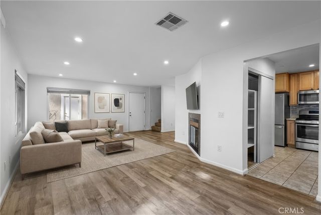 31315 The Old Road D, Castaic, CA 91384