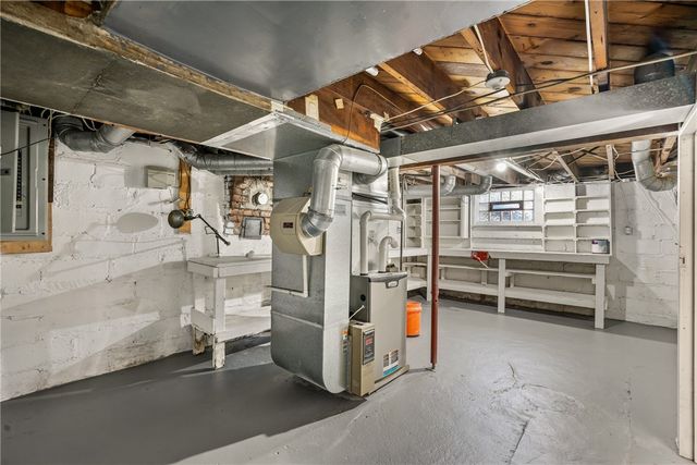 344 Woodside Rd, Forest Hills Boro, PA 15221