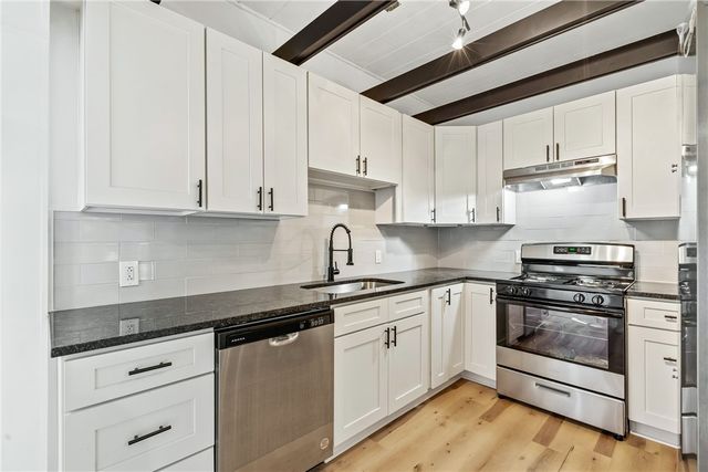 344 Woodside Rd, Forest Hills Boro, PA 15221