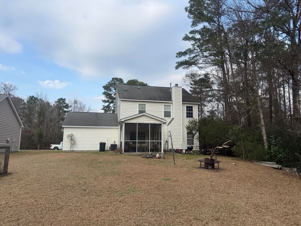 Image 2 of property listing at 1573 Ashley Garden Boulevard, Charleston, SC 29414