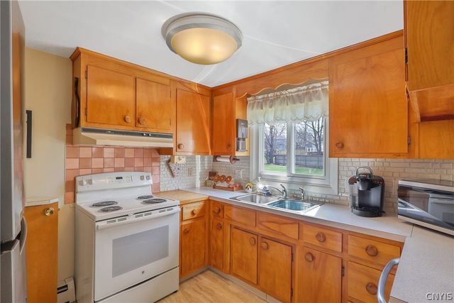 4868 Juneway Drive South, Salina, NY 13088