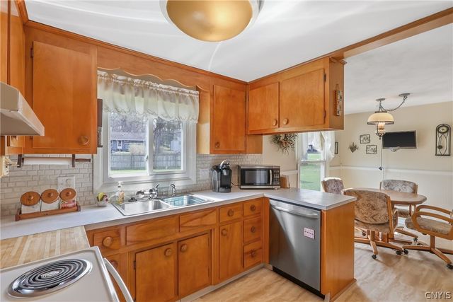 4868 Juneway Drive South, Salina, NY 13088