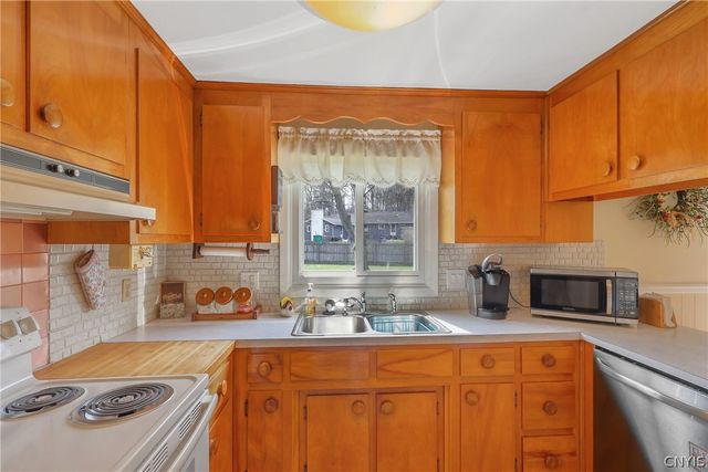 4868 Juneway Drive South, Salina, NY 13088