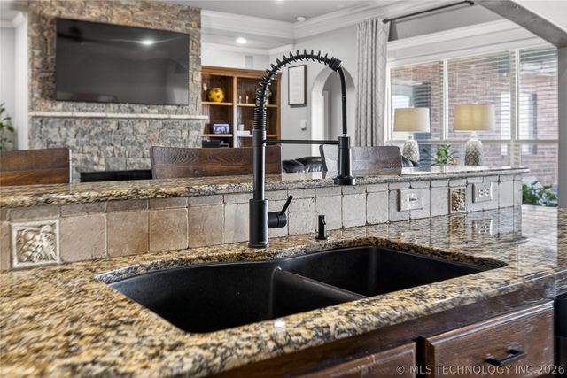 14119 E 88th Street North, Owasso, OK 74055