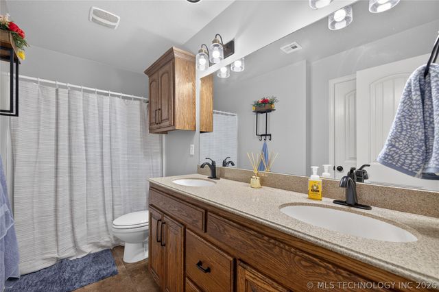 14119 E 88th Street North, Owasso, OK 74055