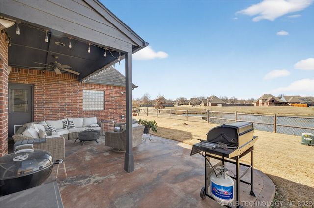 14119 E 88th Street North, Owasso, OK 74055
