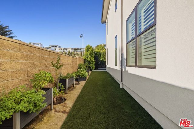 20211 W Liverpool Way, Porter Ranch, CA 91326