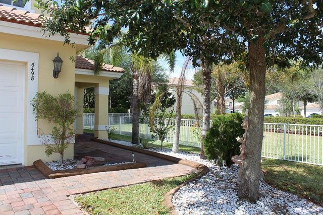 6498 Adriatic Way, West Palm Beach, FL 33413