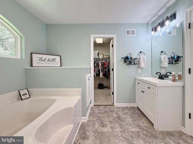 39266 PERSIMMON CREEK RD, Mechanicsville, MD 20659