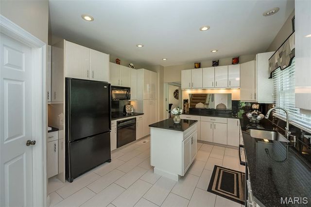 1318 Conway Oaks Drive, Chesterfield, MO 63017