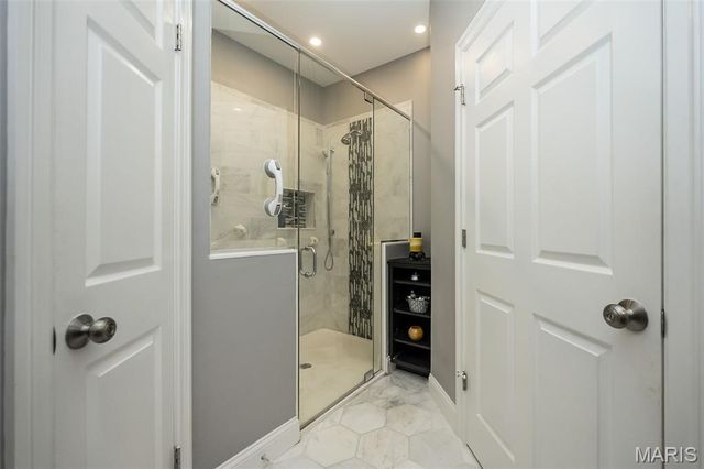 1318 Conway Oaks Drive, Chesterfield, MO 63017