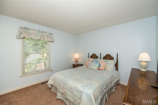 1318 Conway Oaks Drive, Chesterfield, MO 63017