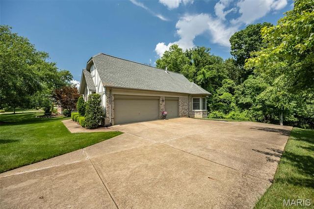 1318 Conway Oaks Drive, Chesterfield, MO 63017