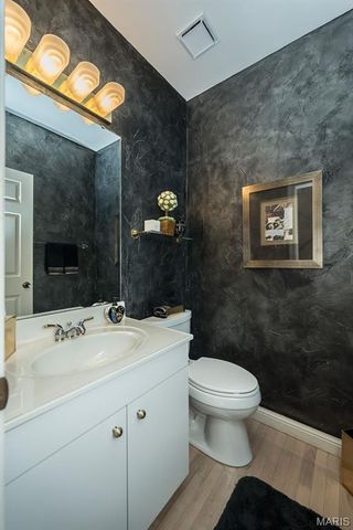 1318 Conway Oaks Drive, Chesterfield, MO 63017