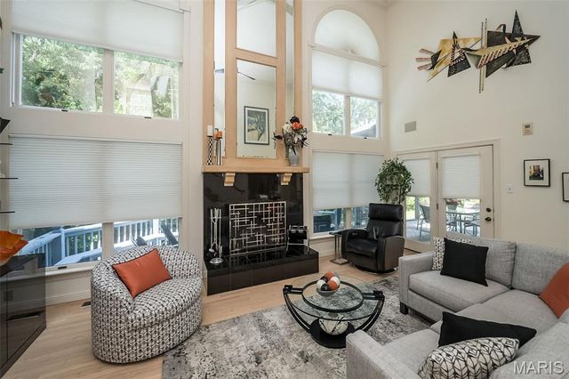 1318 Conway Oaks Drive, Chesterfield, MO 63017