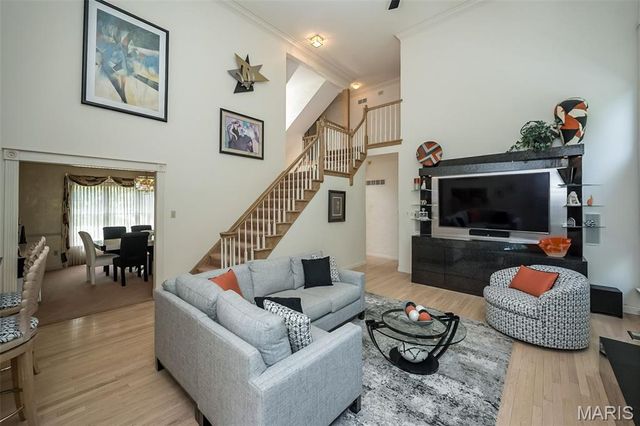 1318 Conway Oaks Drive, Chesterfield, MO 63017