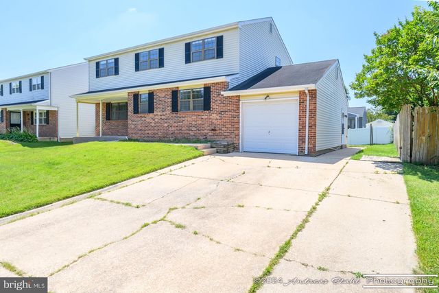 47 ROBERT OAKES DR, Newark, DE 19713