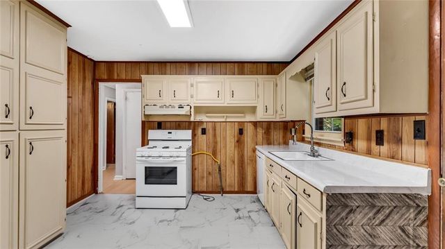 2726 Hollywood Drive, Decatur, GA 30033