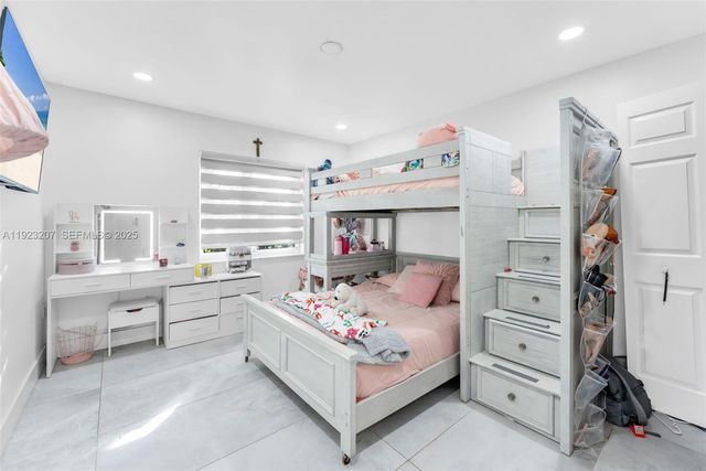 17677 SW 6th Ct, Pembroke Pines, FL 33029