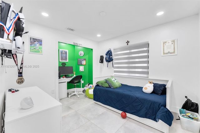 17677 SW 6th Ct, Pembroke Pines, FL 33029