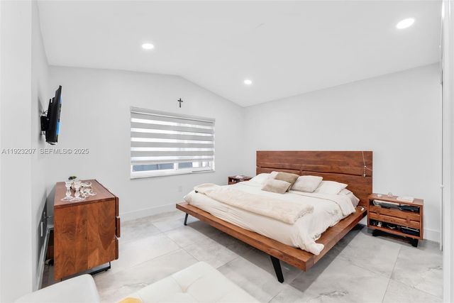 17677 SW 6th Ct, Pembroke Pines, FL 33029