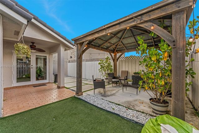 17677 SW 6th Ct, Pembroke Pines, FL 33029