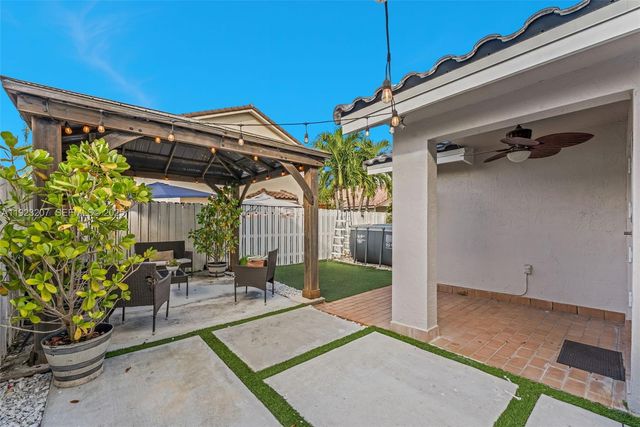 17677 SW 6th Ct, Pembroke Pines, FL 33029