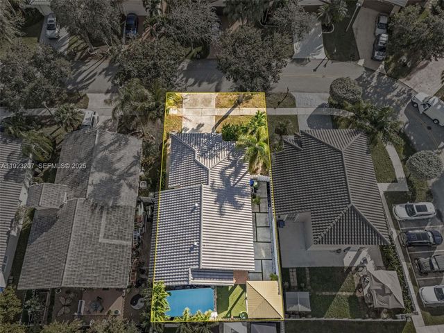 17677 SW 6th Ct, Pembroke Pines, FL 33029