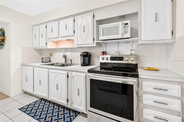 5880 38TH AVENUE N 109, St Petersburg, FL 33710