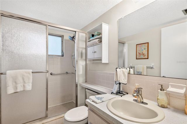 5880 38TH AVENUE N 109, St Petersburg, FL 33710