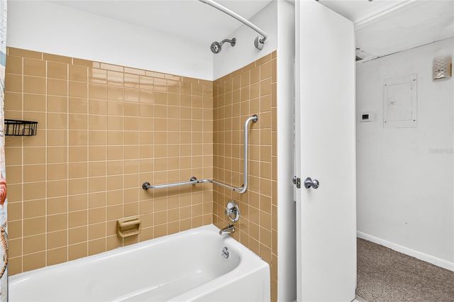 5880 38TH AVENUE N 109, St Petersburg, FL 33710