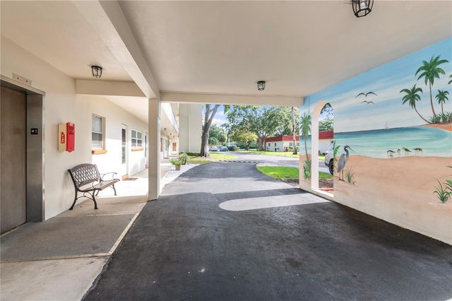 5880 38TH AVENUE N 109, St Petersburg, FL 33710