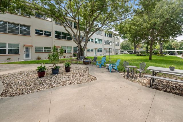 5880 38TH AVENUE N 109, St Petersburg, FL 33710