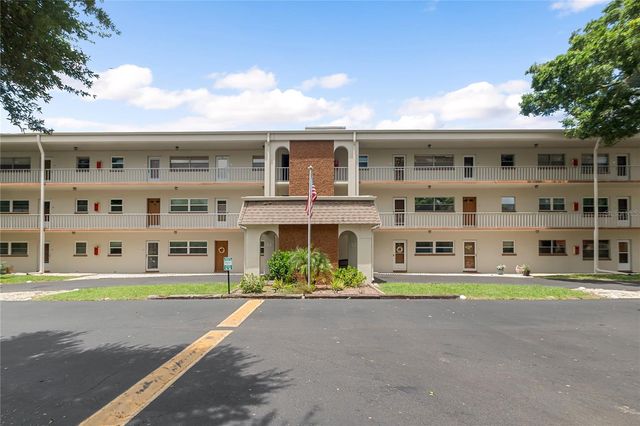 5880 38TH AVENUE N 109, St Petersburg, FL 33710