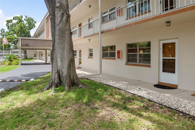 5880 38TH AVENUE N 109, St Petersburg, FL 33710