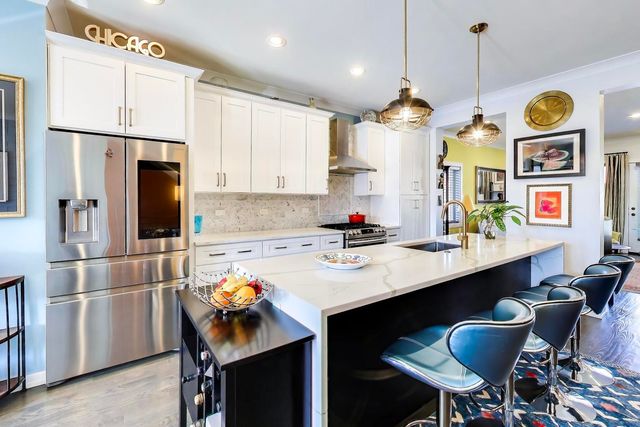 347 E 44th Street, Chicago, IL 60653