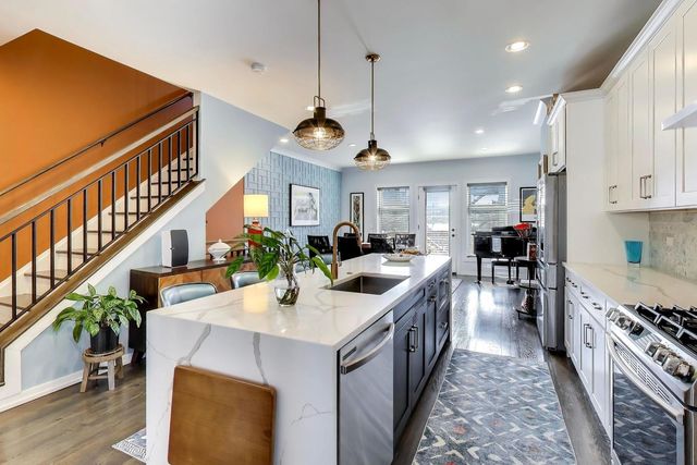 347 E 44th Street, Chicago, IL 60653