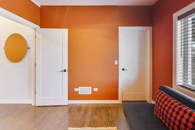 347 E 44th Street, Chicago, IL 60653