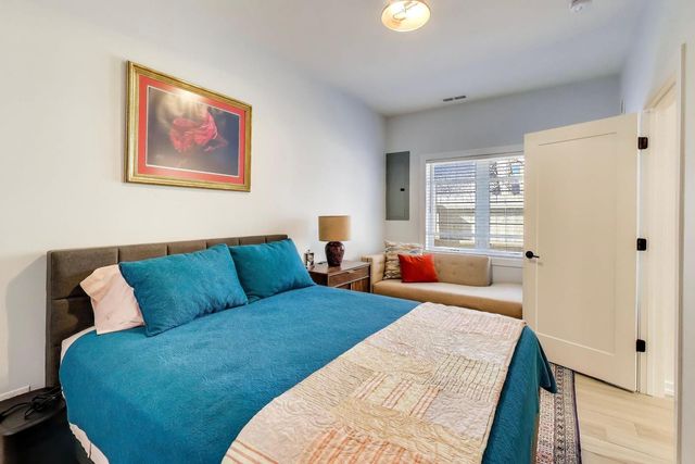 347 E 44th Street, Chicago, IL 60653