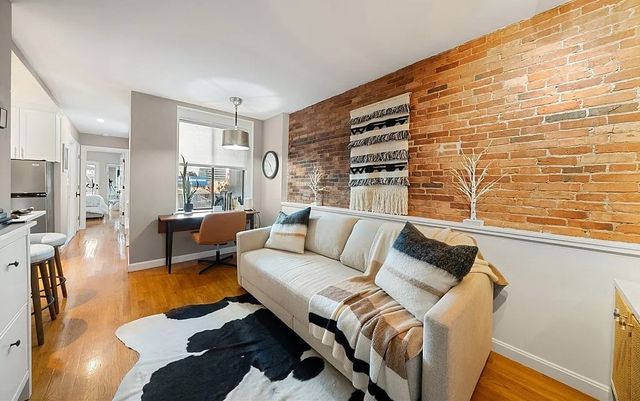 9 Hancock Street 5R, Boston, MA 02114