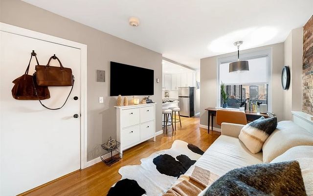 9 Hancock Street 5R, Boston, MA 02114