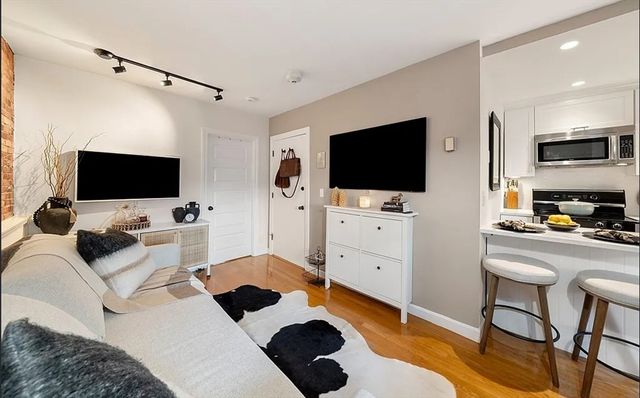 9 Hancock Street 5R, Boston, MA 02114