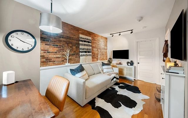 9 Hancock Street 5R, Boston, MA 02114