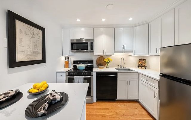 9 Hancock Street 5R, Boston, MA 02114