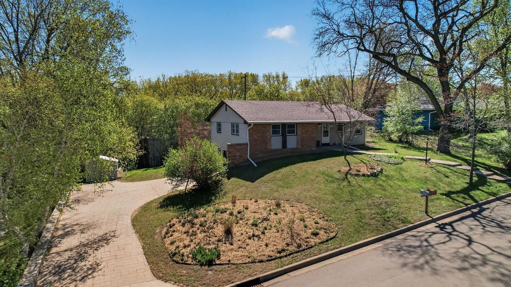 2580 Winfield Avenue, Golden Valley, MN 55422