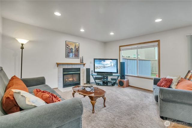 26424 107th Avenue SE, Kent, WA 98030