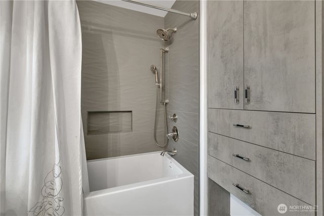 26424 107th Avenue SE, Kent, WA 98030