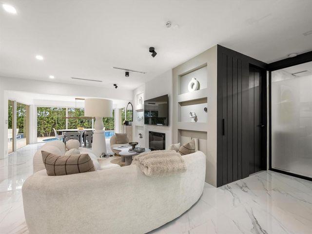 2711 NE 19th Street, Fort Lauderdale, FL 33305